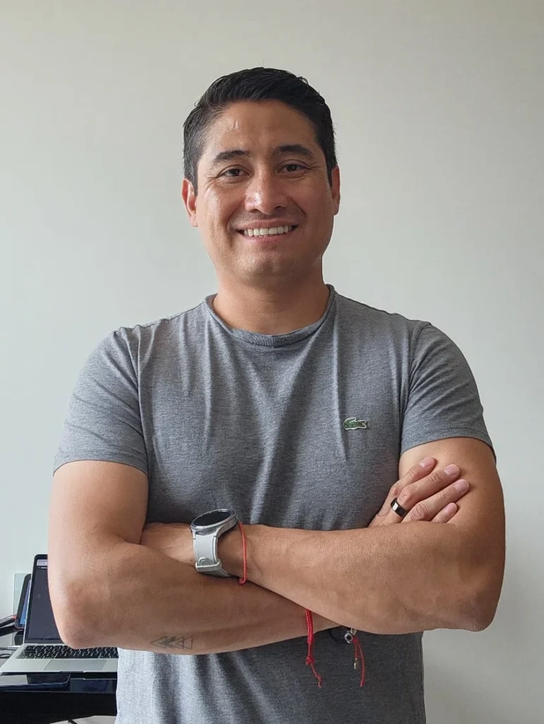 adrian valenzuela consultor ecomm